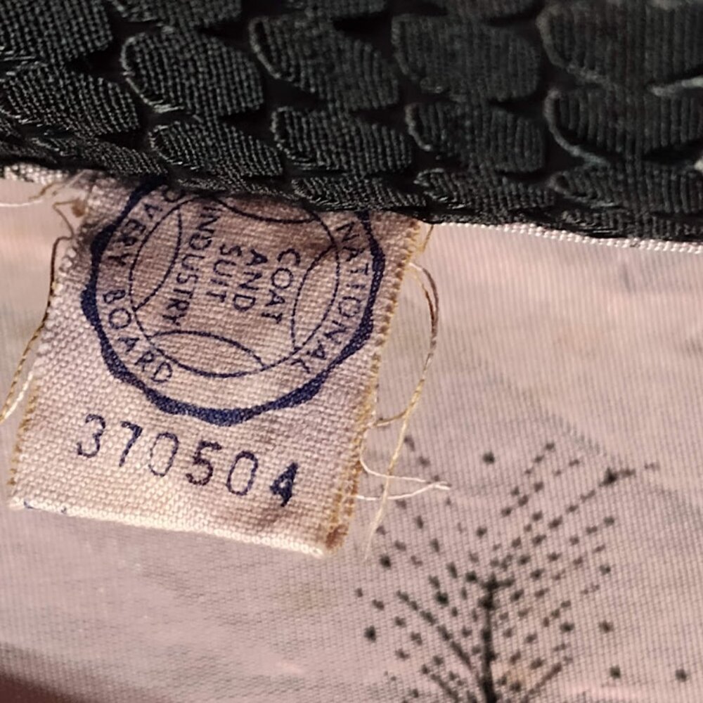 Vintage Cee -Dee Honey Comb Pattern Black Women's Cloak Size 6 ! Read Below ! - Picture 10 of 12